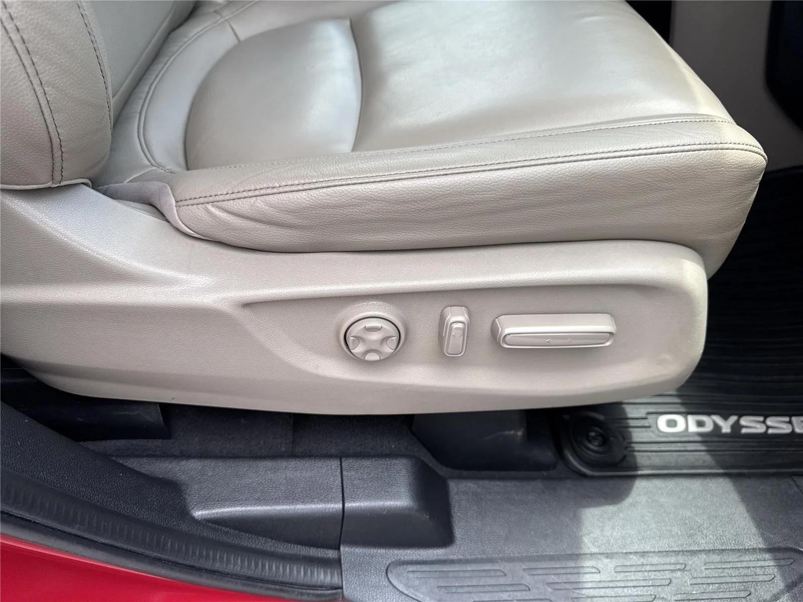 Used 2024 Radiant Red Metallic II Honda Touring image 38