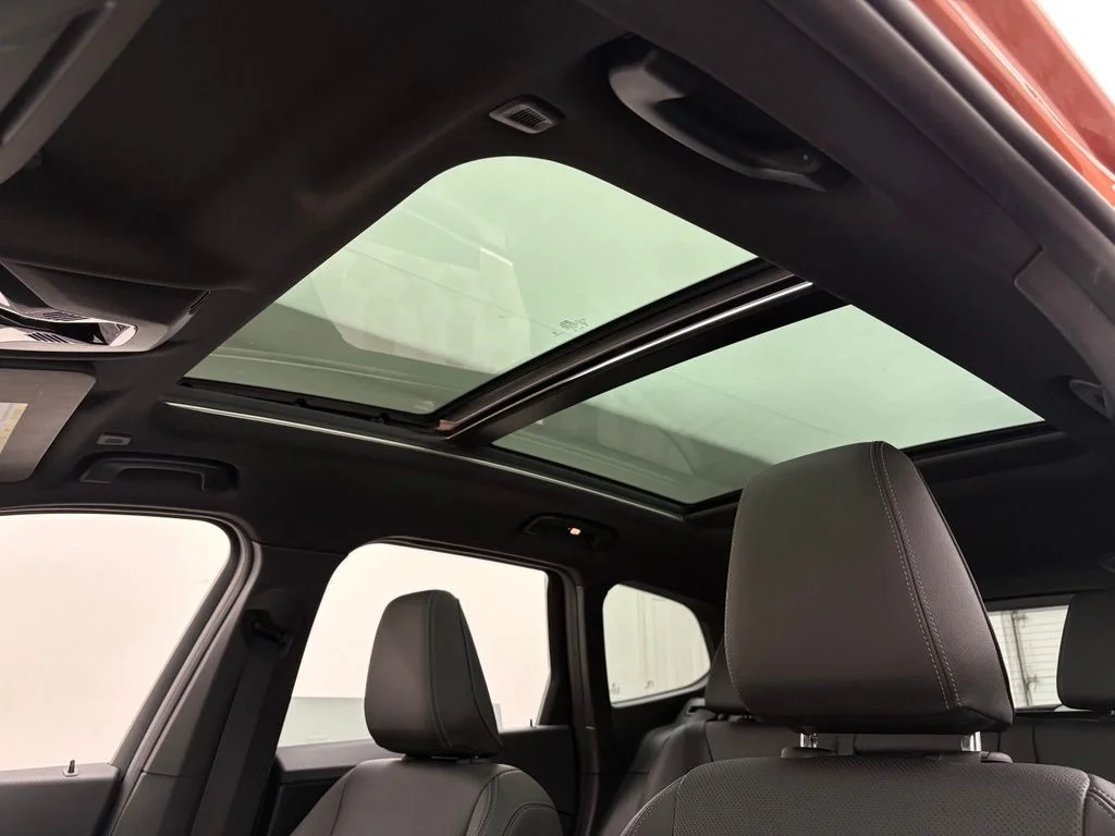 Used 2023 Utah Orange Metallic BMW xDrive28i image 6