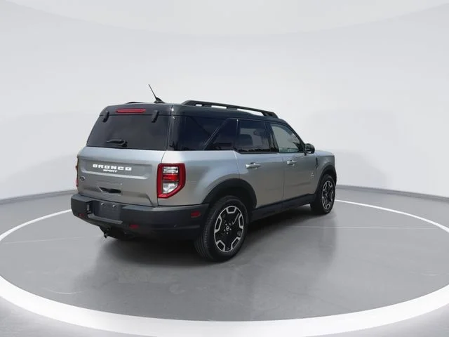 Used 2023 Silver Ford Outer Banks image 10