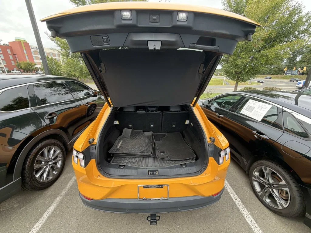 Used 2022 Orange Ford Select image 28