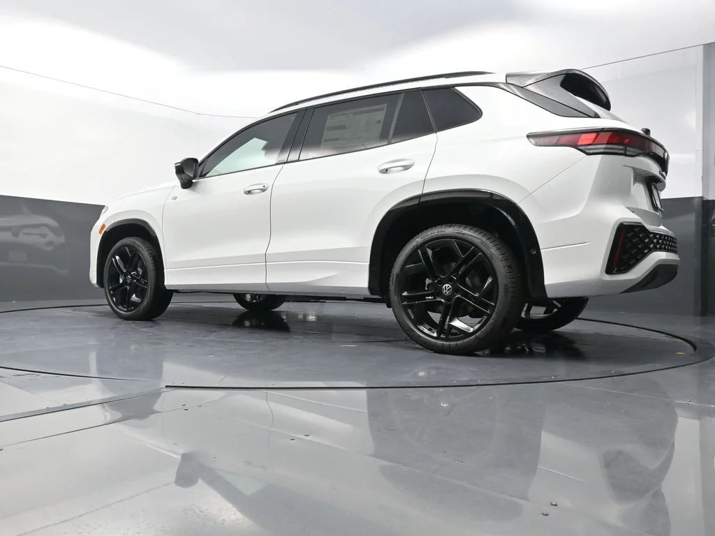 New 2026 White Volkswagen 2.0T SE R-Line Black image 26