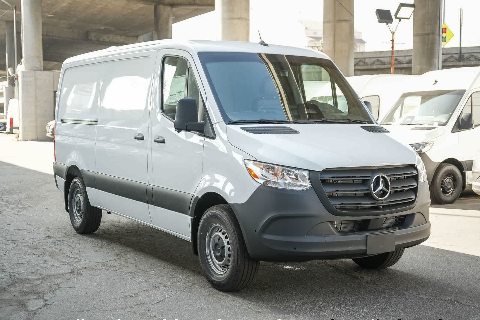 New 2026 Arctic White Mercedes-Benz Cargo 144WB Std Roof RWD 2.0L I4 Diesel Turbo SO image 3