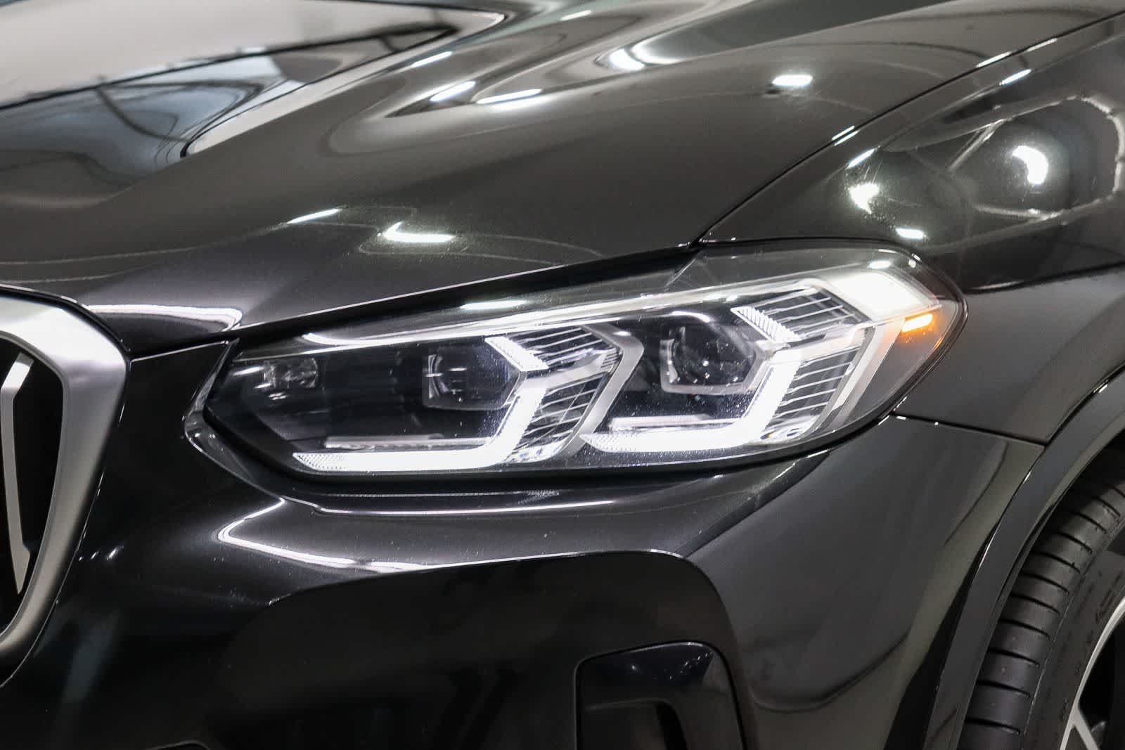Used 2022 Black Sapphire Metallic BMW xDrive30i image 7