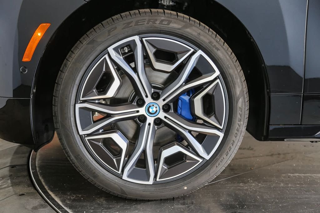 2025 BMW iX 50 - Photo 9