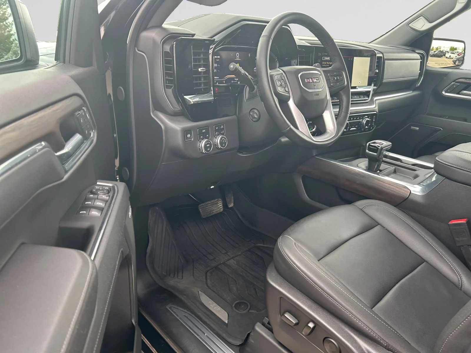 Used 2025 Black GMC SLT Crew Cab image 13