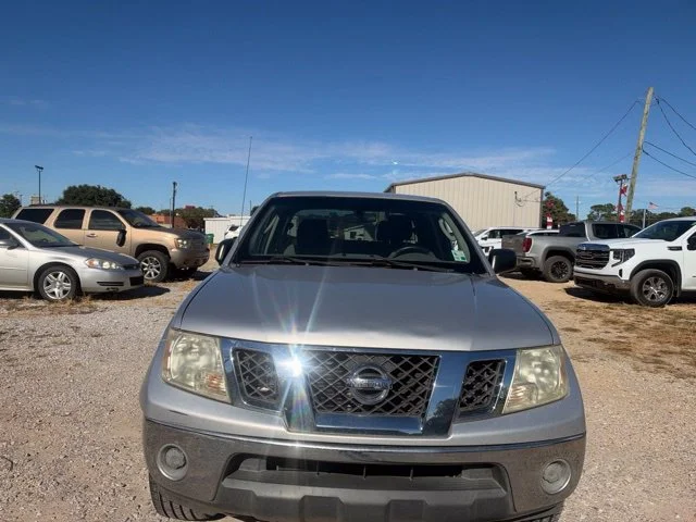 Used 2010 Silver Nissan SE image 3