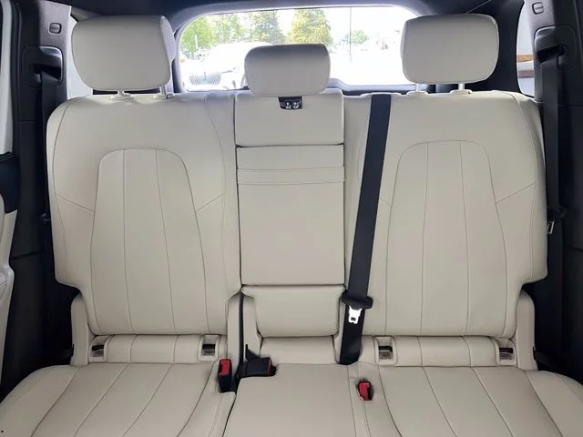 Used 2022 White Mercedes-Benz GLB 250 image 55
