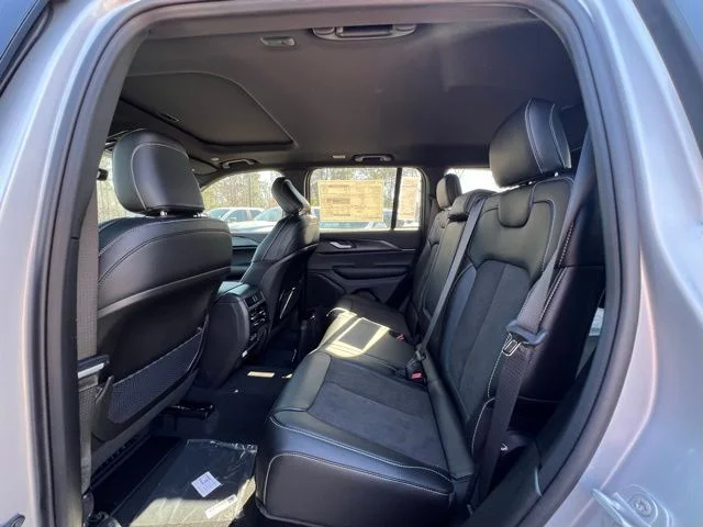 2025 Jeep Grand Cherokee Altitude - Photo 8