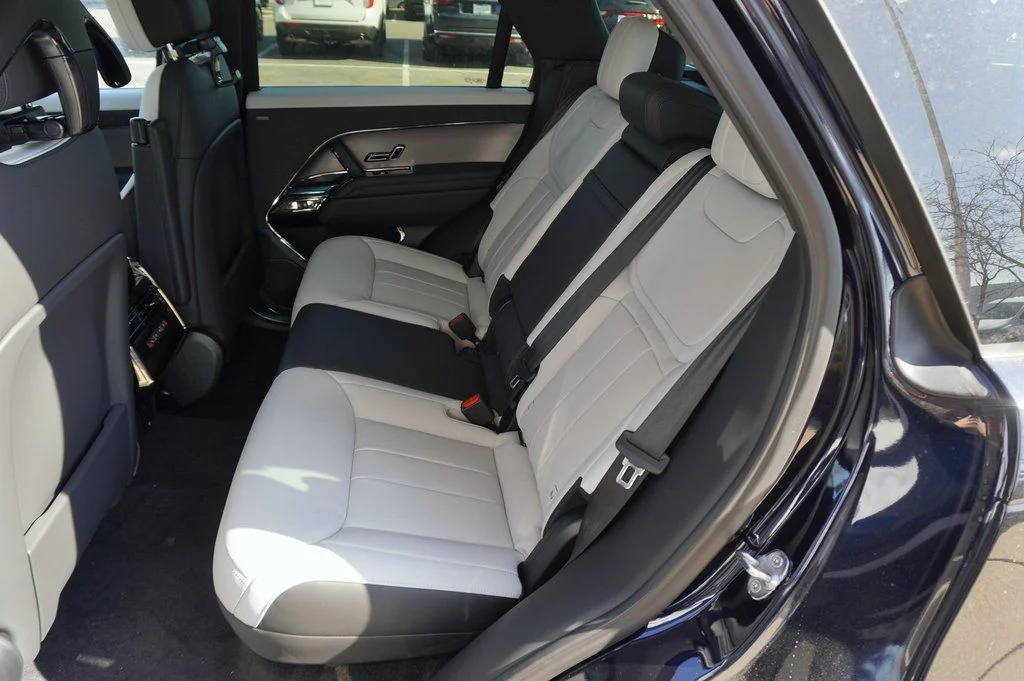 New 2026 Constellation Blue Ultra Metallic Gloss Land Rover Dynamic SE image 30
