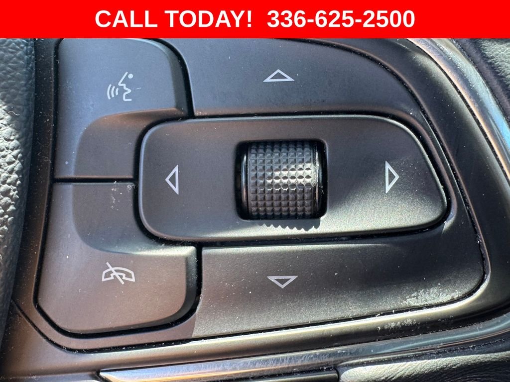 Used 2023 Gray Buick Preferred image 20