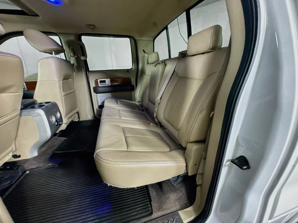 Used 2009 White Ford Lariat image 29