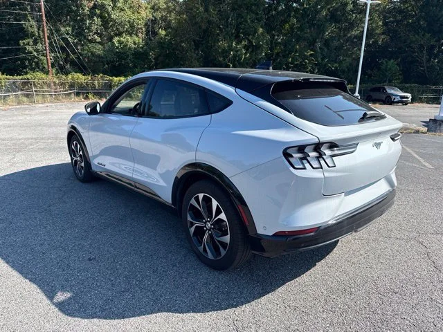Used 2023 White Metallic Ford Premium image 5