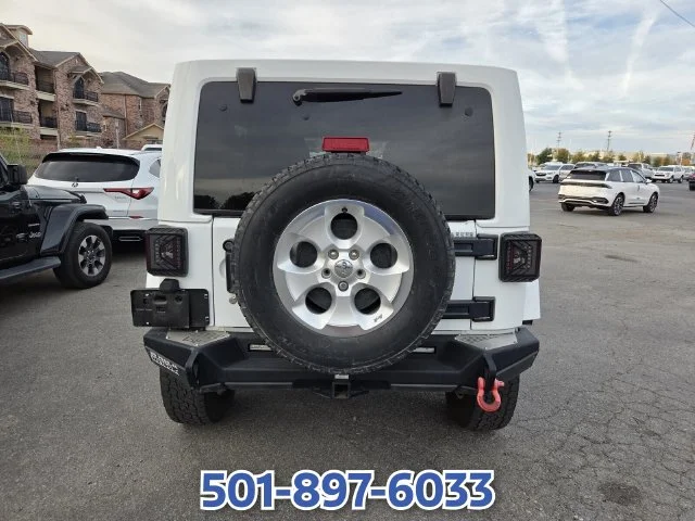Used 2014 White Jeep Unlimited Sahara image 5