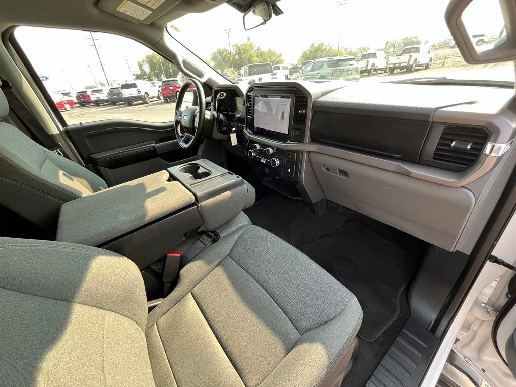 Used 2025 White Ford XLT image 19