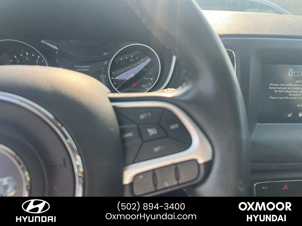 Used 2021 Olive Green Pearlcoat Jeep Latitude image 11