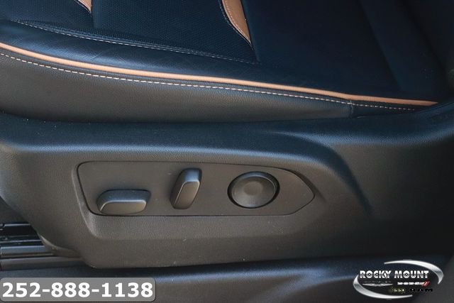 Used 2024 White GMC AT4 image 20
