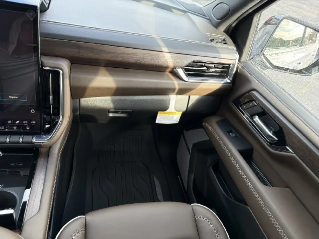New 2027 Glacier White Tricoat GMC Denali Ultimate image 19