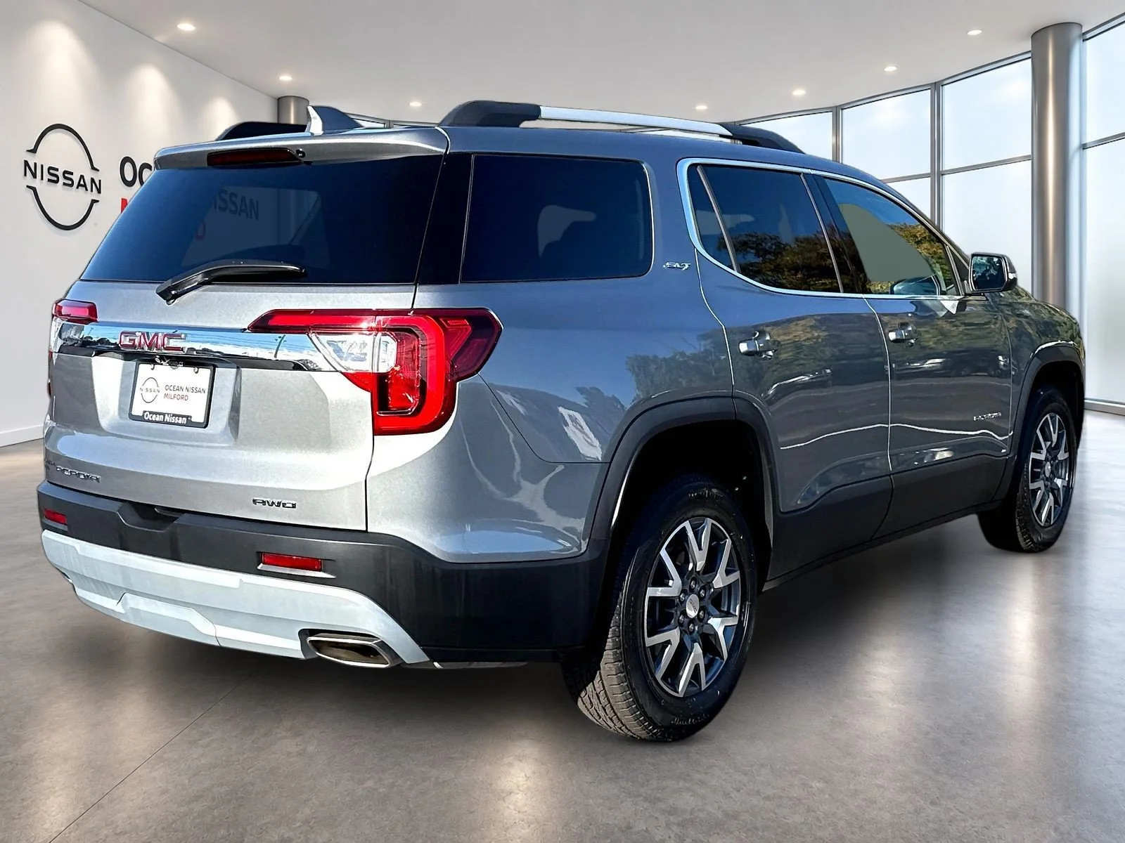 Used 2023 Sterling Metallic GMC SLT image 5