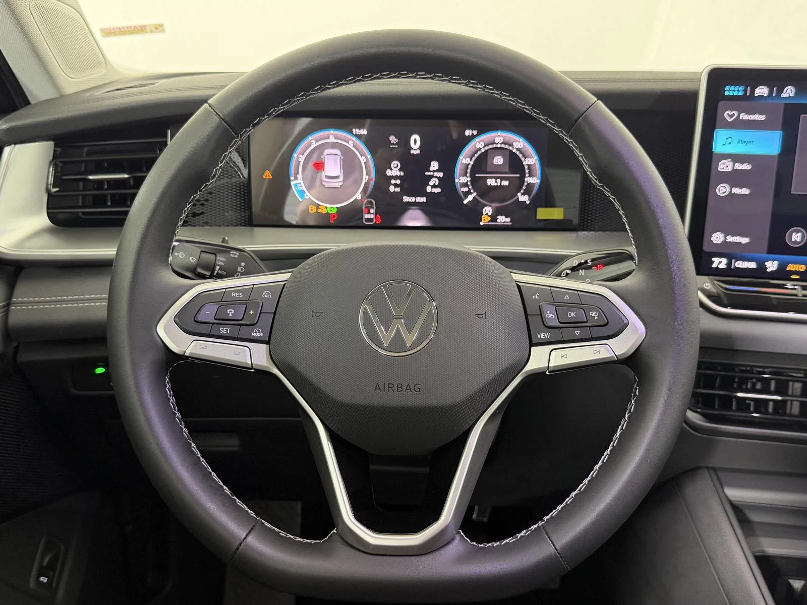 New 2026 Platinum Gray Metallic Volkswagen SE image 25