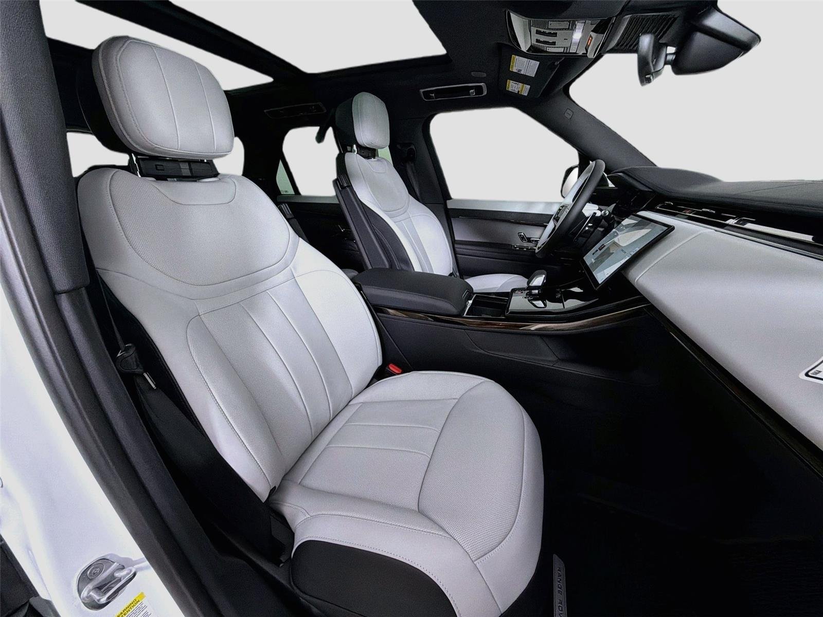 New 2026 Fuji White Land Rover Dynamic SE image 28