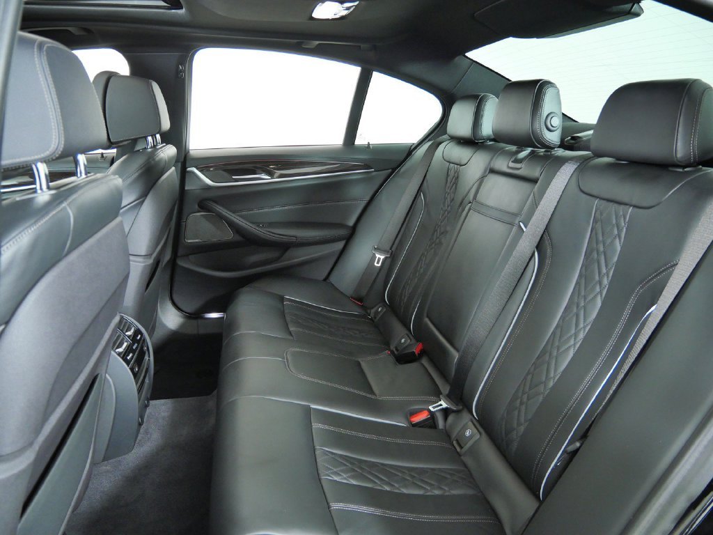 Used 2018 Black Sapphire Metallic BMW 540i xDrive image 32