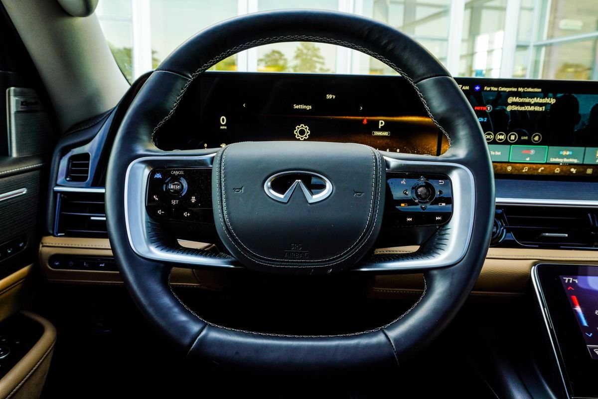 Used 2025 Black INFINITI SENSORY image 29