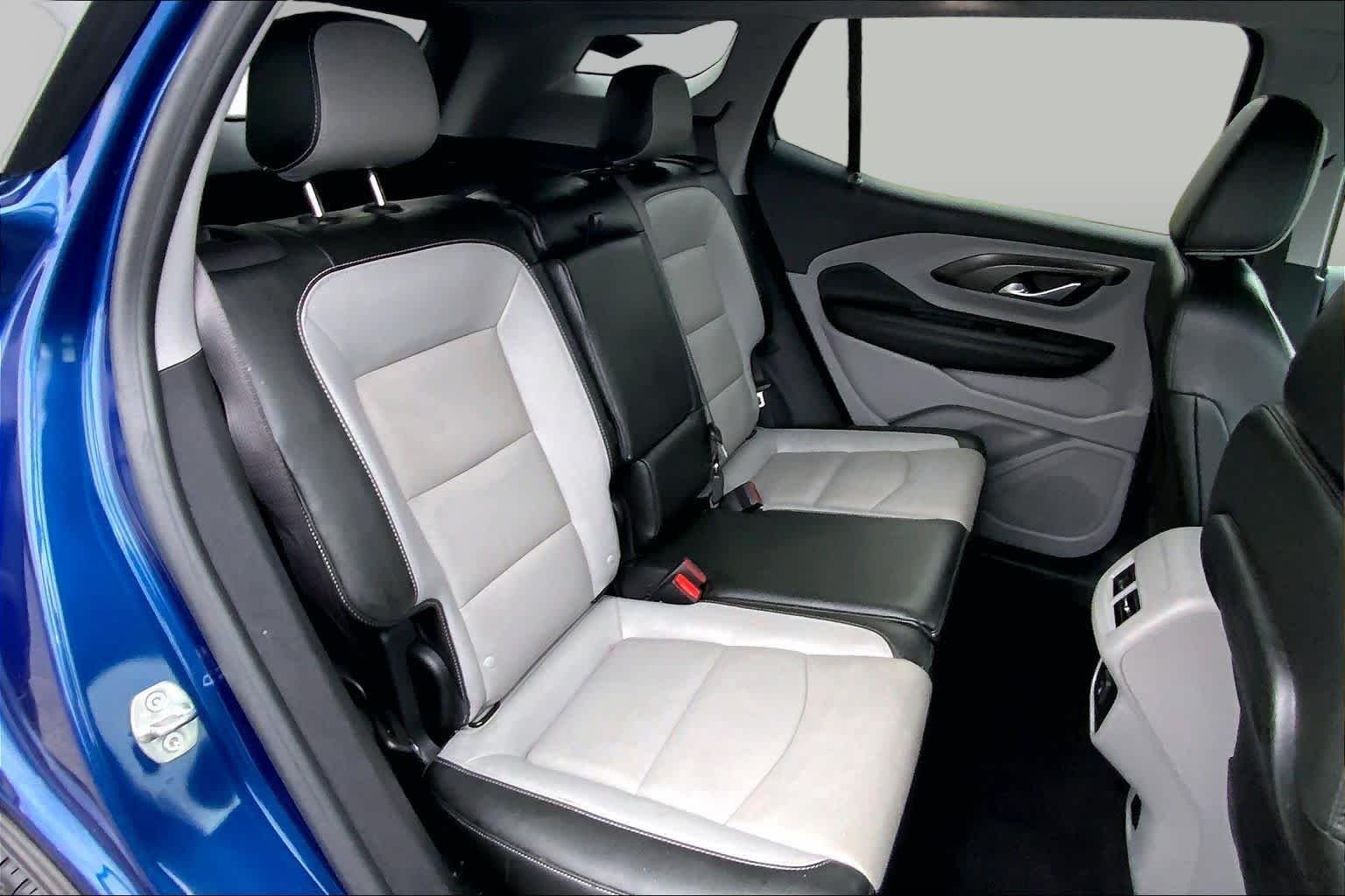 Used 2022 Marine Metallic GMC SLT image 17
