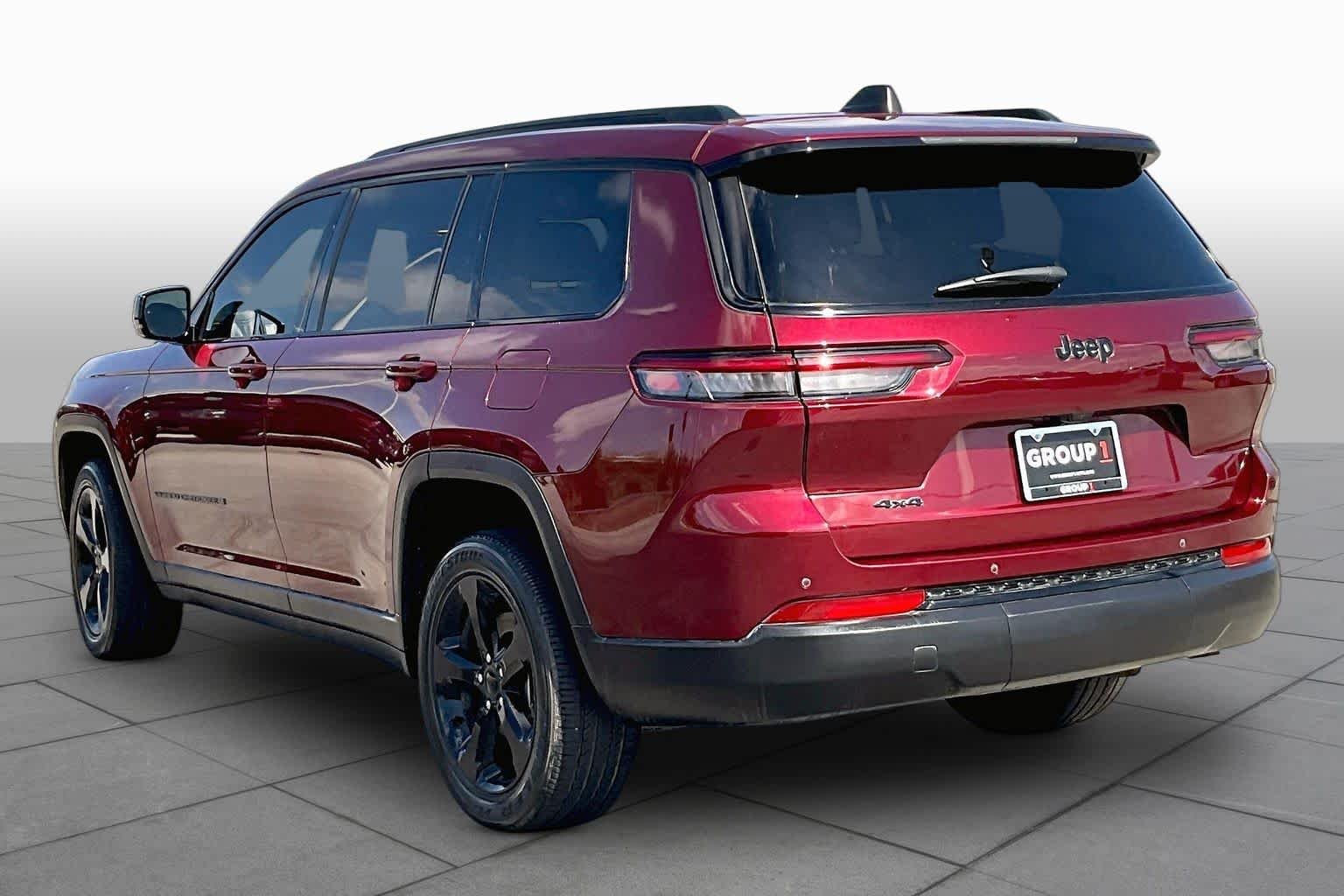 Used 2023 Velvet Red Pearlcoat Jeep Altitude image 12