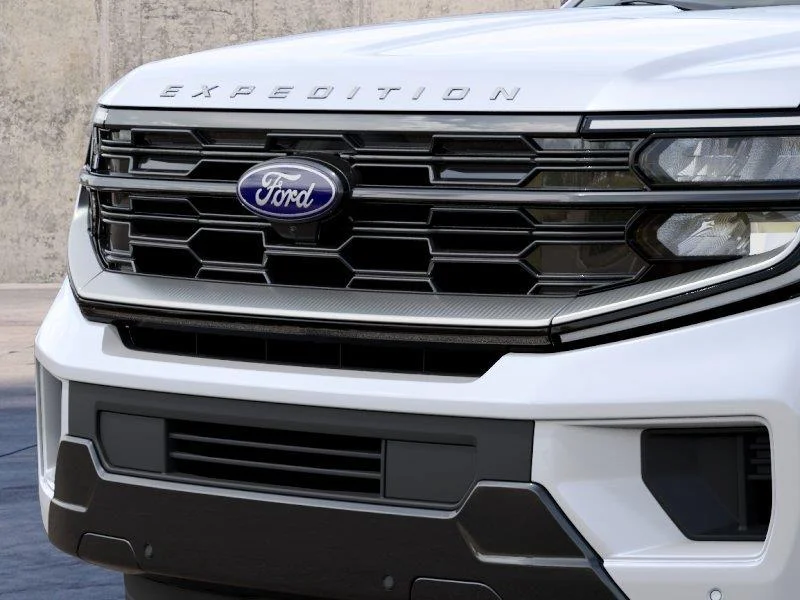 New 2027 Star White Metallic Tri-Coat Ford Platinum image 17