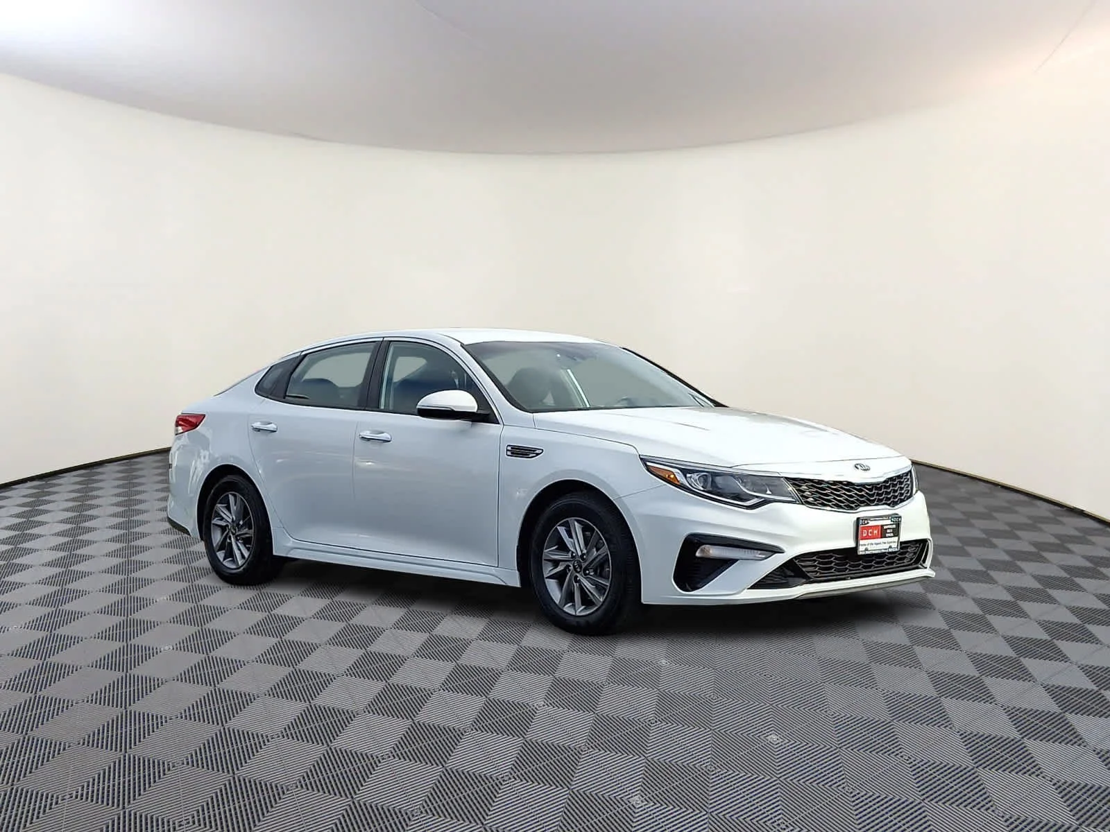 Used 2019 Snow White Pearl Kia LX image 4