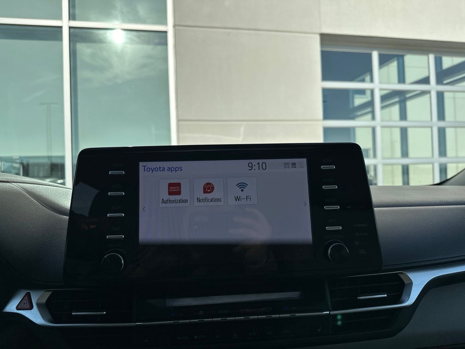 Used 2022 Beige Toyota XLE image 64