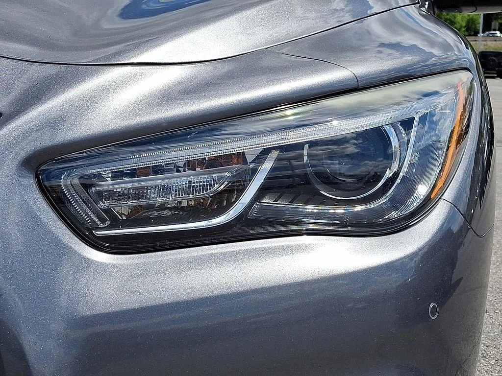 Used 2020 Gray INFINITI LUXE image 9