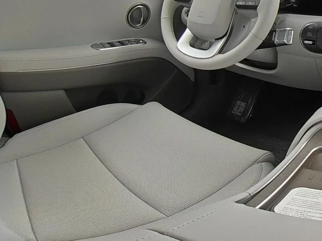 New 2026 Black Hyundai SEL Premium image 26