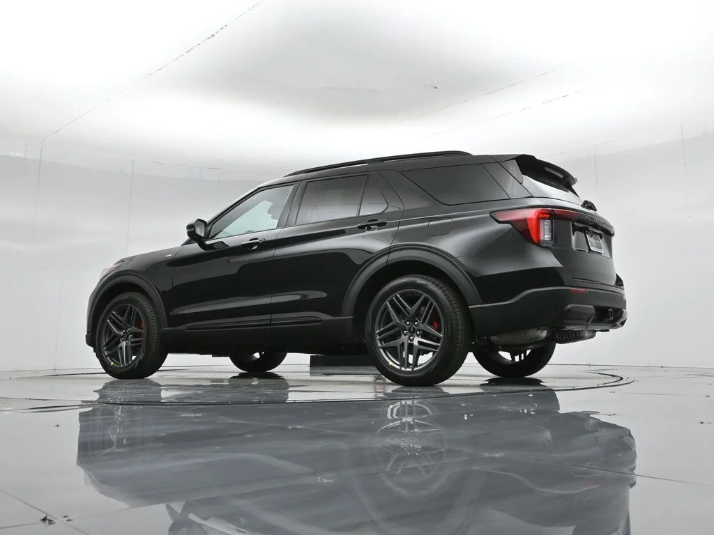 New 2026 Agate Black Metallic Ford ST-Line image 50