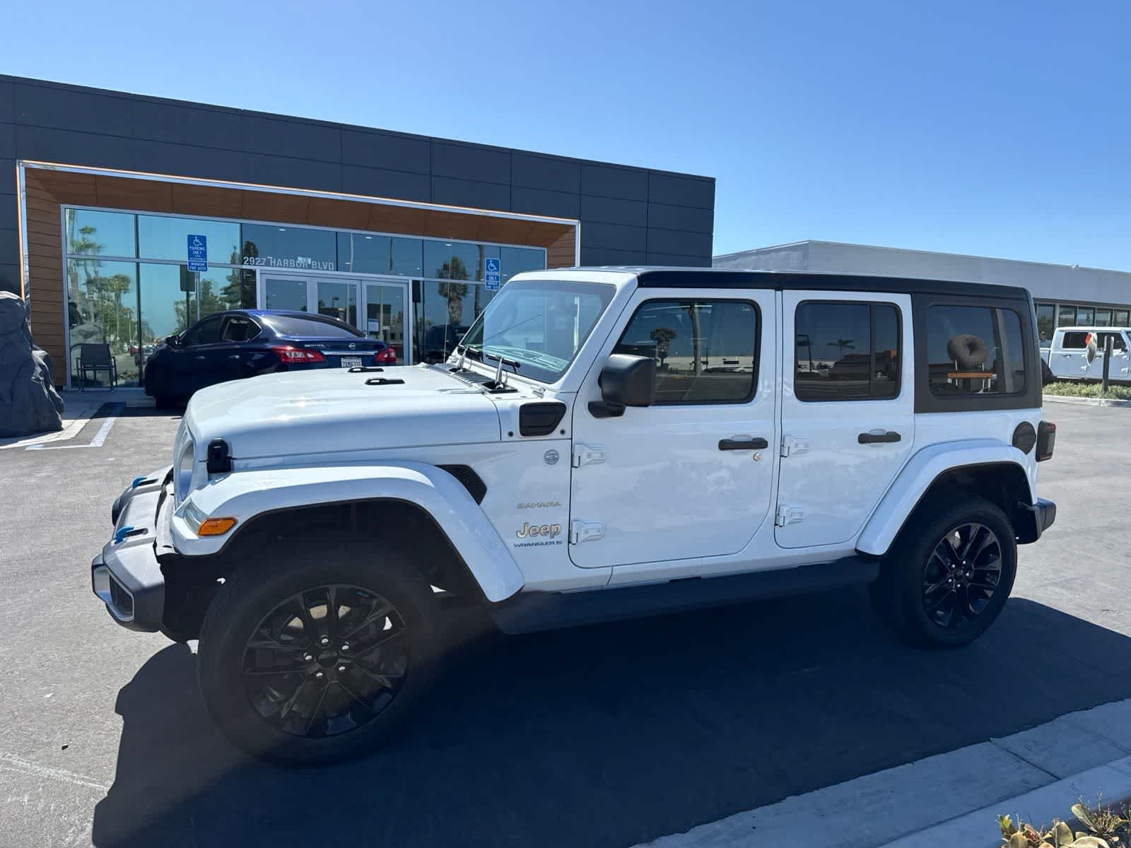 Used 2023 Bright White Clearcoat Jeep Sahara image 20