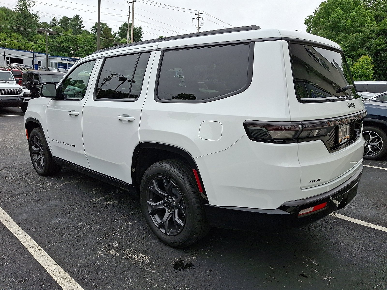 New 2026 Bright White Clear-Coat Exterior Paint Jeep Limited Altitude image 4