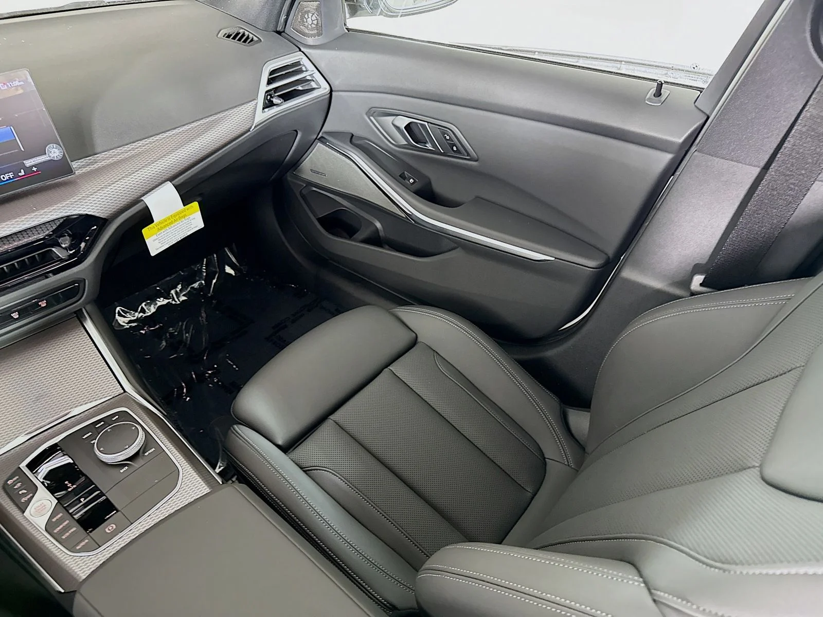 New 2026 Alpine White BMW 330i xDrive image 25