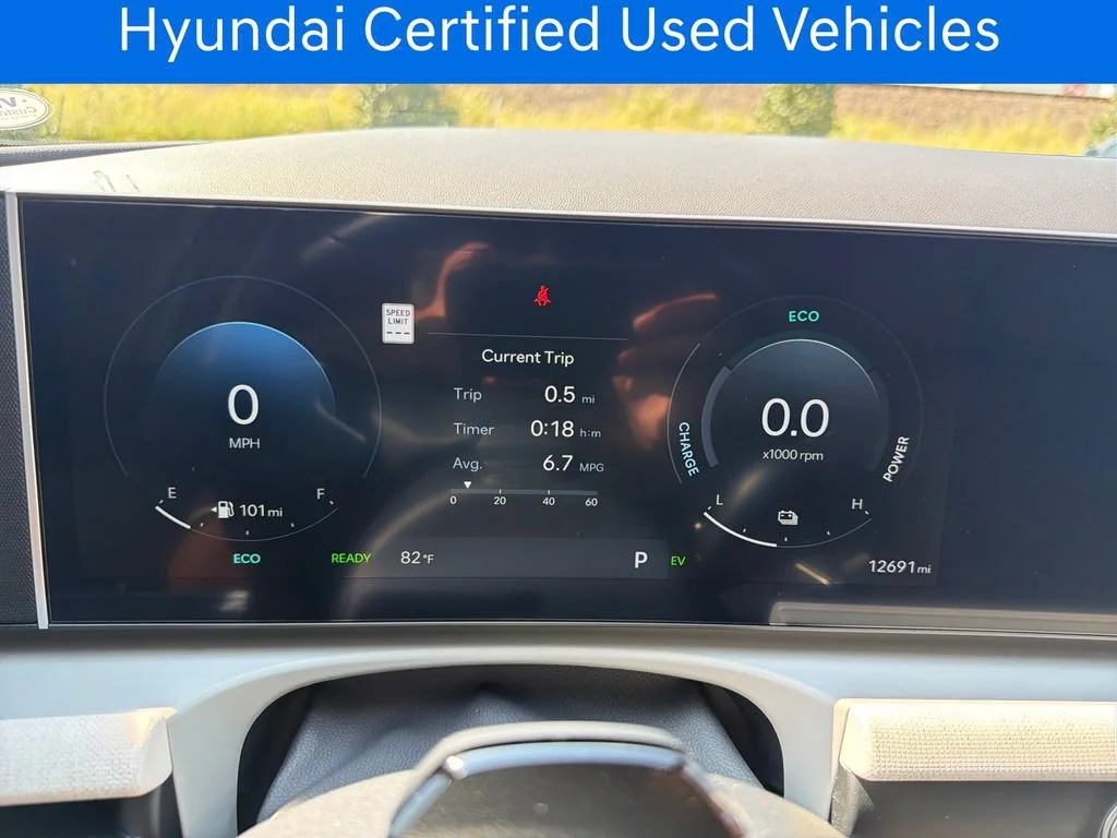 Certified Pre-Owned 2025 Hyundai Tucson Hybrid SEL Convenience