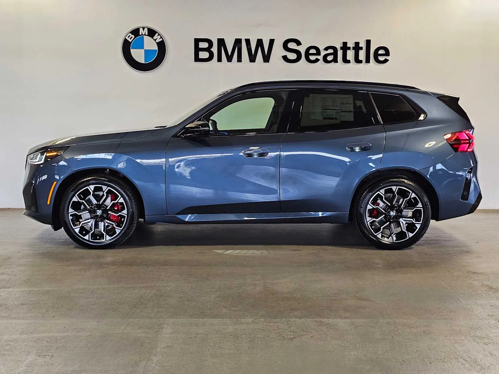 New 2026 Arctic Race Blue metallic BMW M50 xDrive image 3