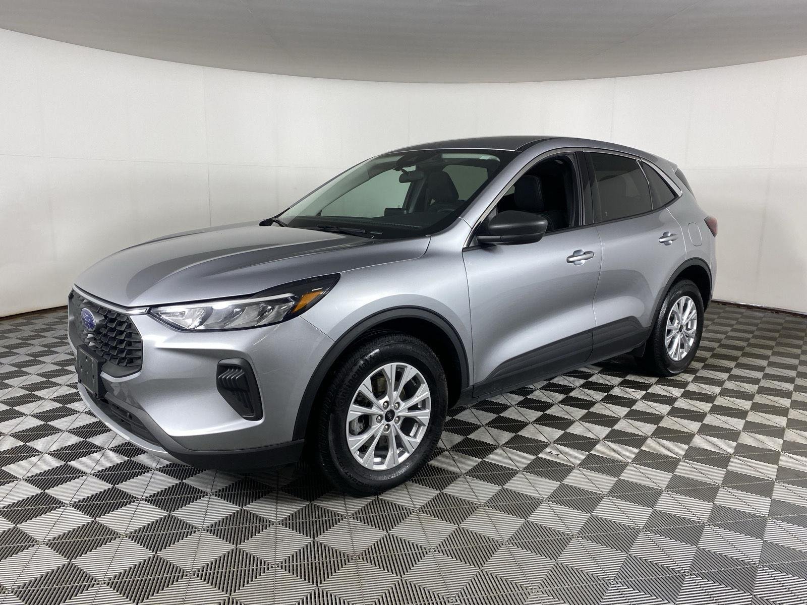 Used 2023 Iconic Silver Ford Active image 6