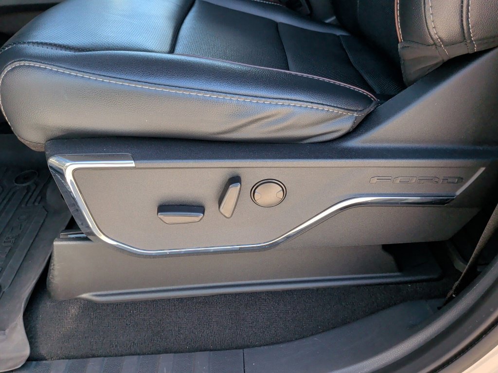Used 2024 Iconic Silver Metallic Ford Lariat image 14