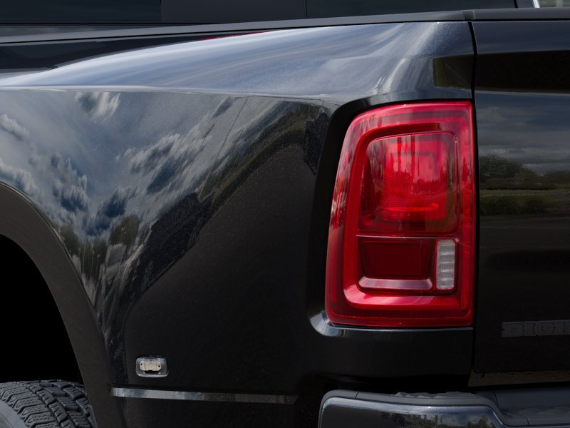 New 2026 Diamond Black Crystal Pearl-Coat Exterior Paint RAM Big Horn image 39