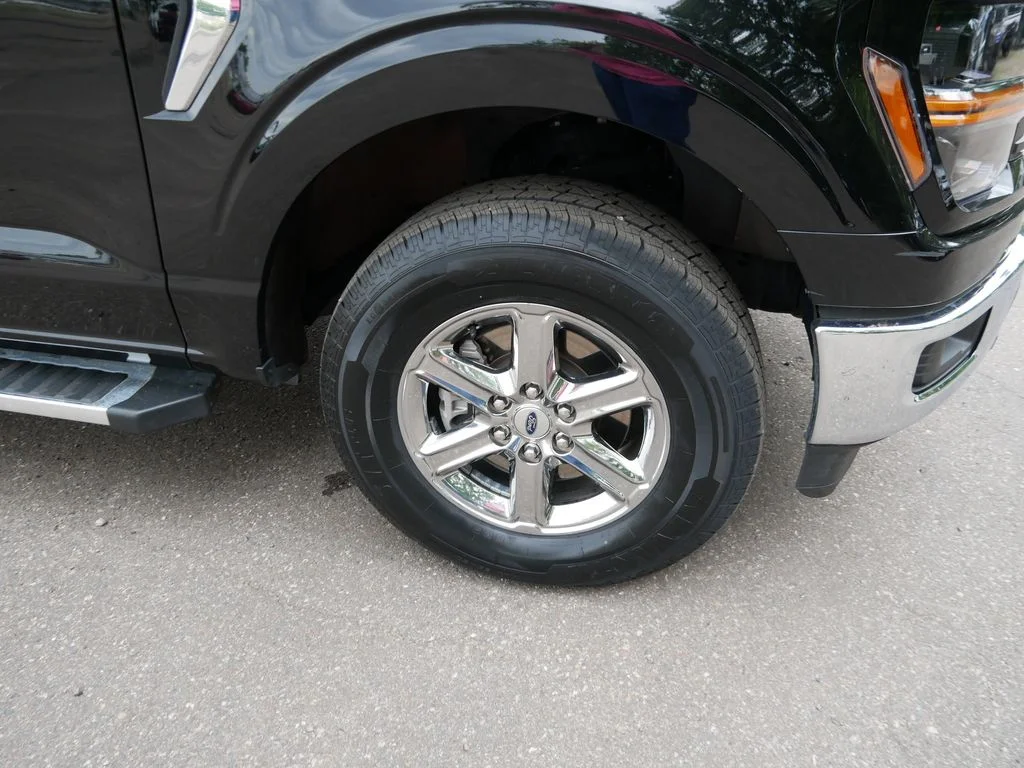 Used 2025 Black Ford XLT image 9