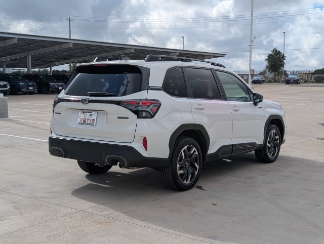New 2026 CRYSTAL WHITE PEARL Subaru Limited Hybrid image 5