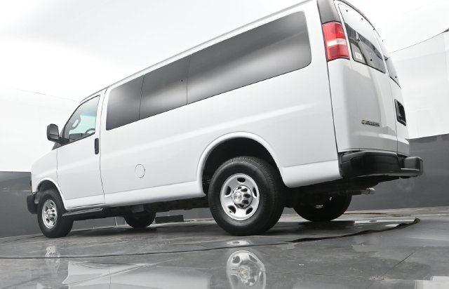 Used 2022 Summit White Chevrolet LS image 23