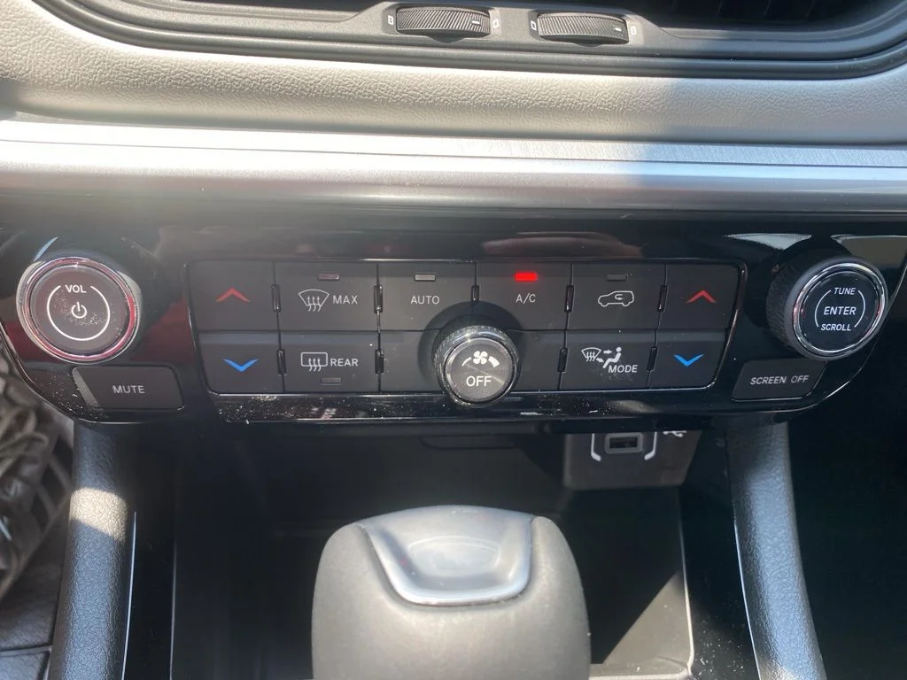 2025 Jeep Compass Limited - Photo 24