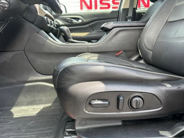 Used 2019 Blue GMC Denali image 36