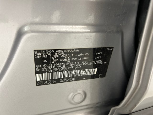 Used 2018 Silver Toyota XLE image 20