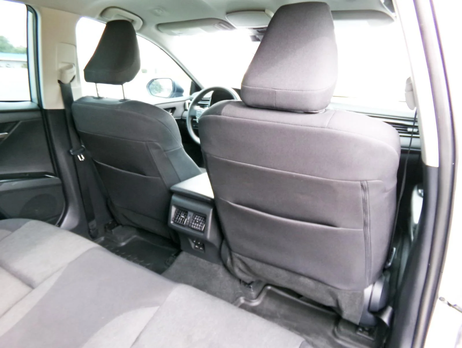 2025 Toyota Camry LE - Photo 15
