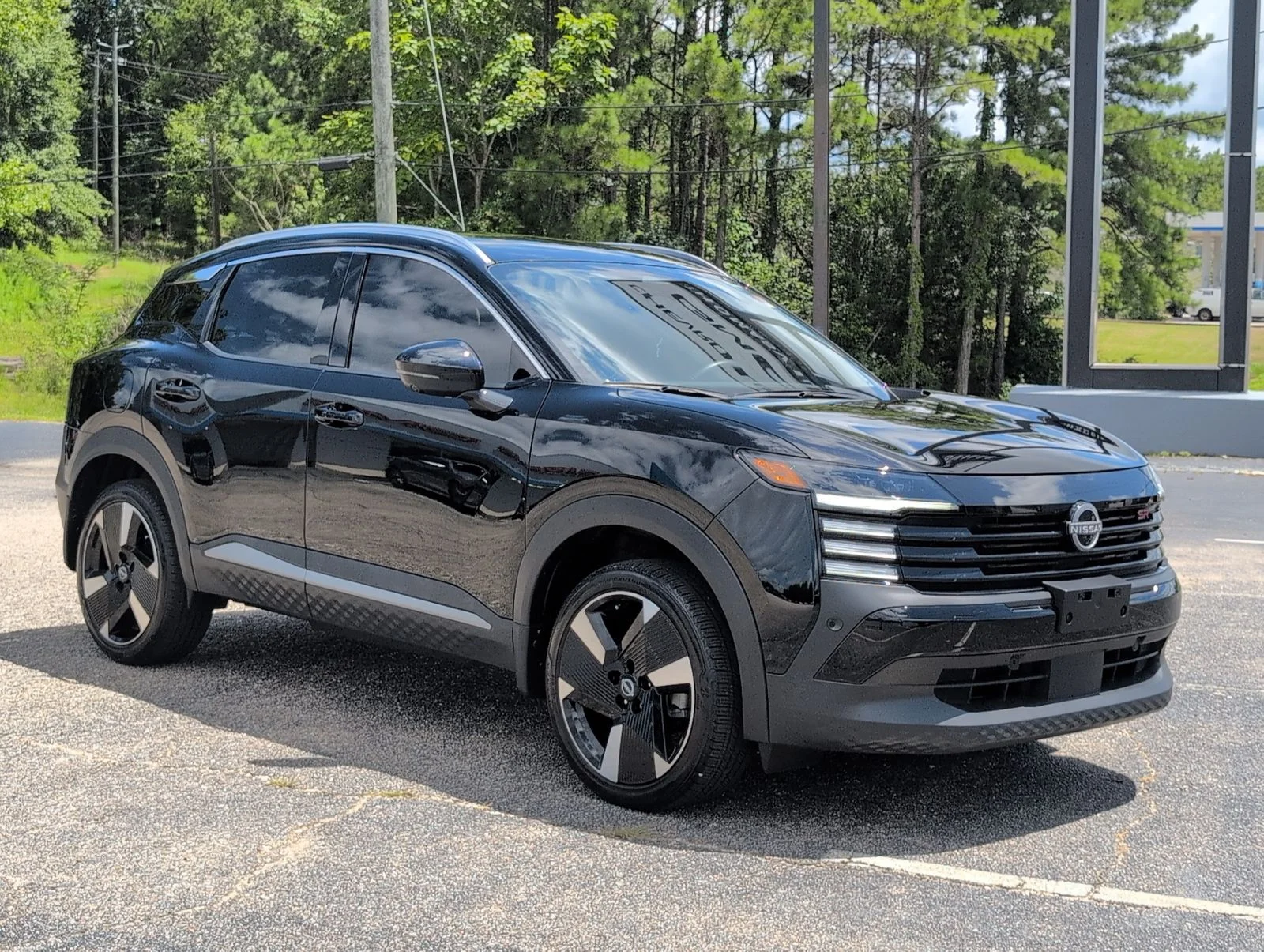Used 2025 Black Nissan SR image 9